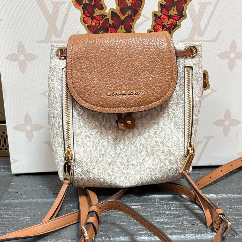 Michael Kors MK XS Viv Pebble Leather Convertible Backpack Crossbody